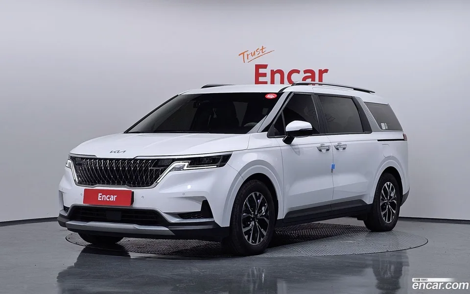 Kia Carnival 9 2023 — photo 1, buy with delivery to Moscow