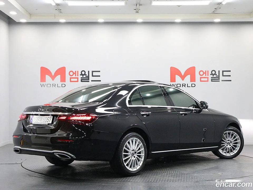 Mercedes-Benz E-Class E250 2022 — миниатюра 3