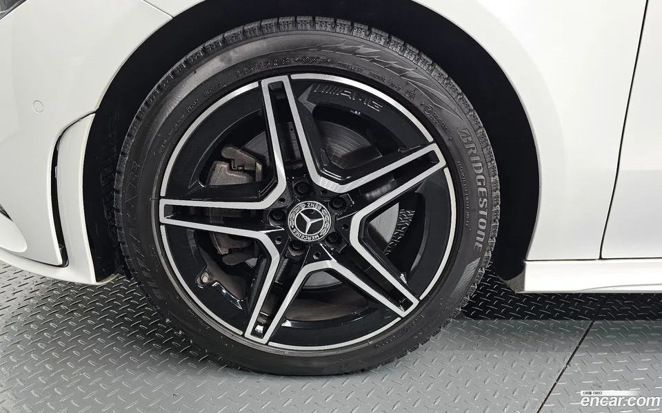Mercedes-Benz CLA-Class CLA250 4MATIC 2022 — миниатюра 2
