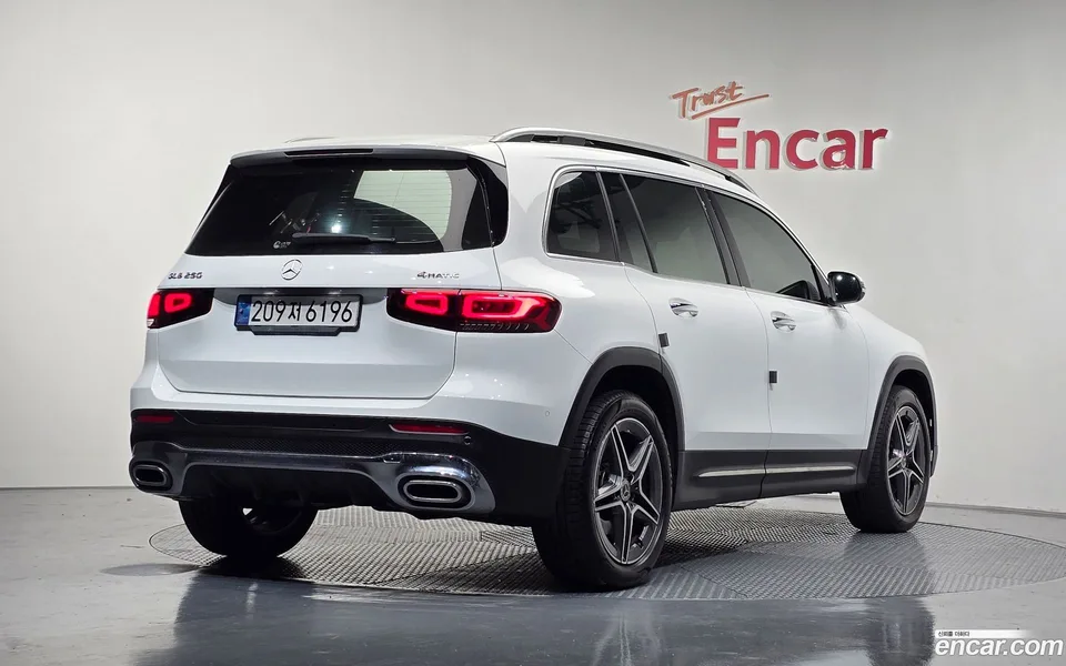 Mercedes-Benz GLB-Class GLB250 4MATIC 2022 — миниатюра 2