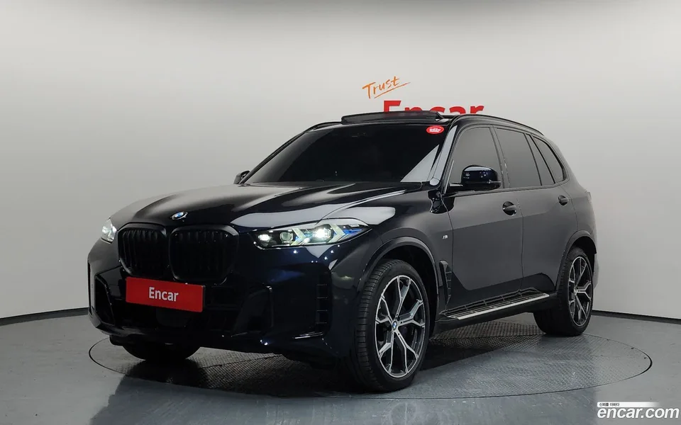 BMW X5 xDrive 40i M 2024 — фото 1, купить с доставкой в Москву