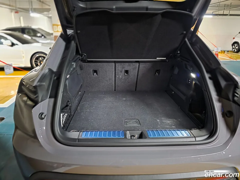 Porsche Macan Electric 4S 2025 — миниатюра 2