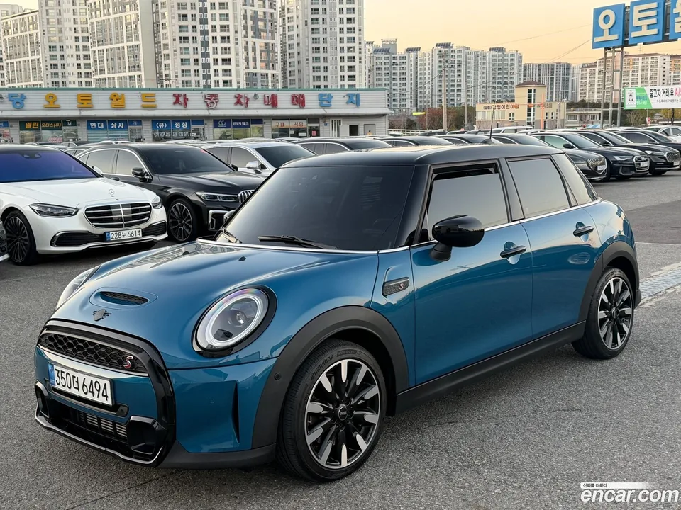 MINI Cooper S 5 2022 — миниатюра 2