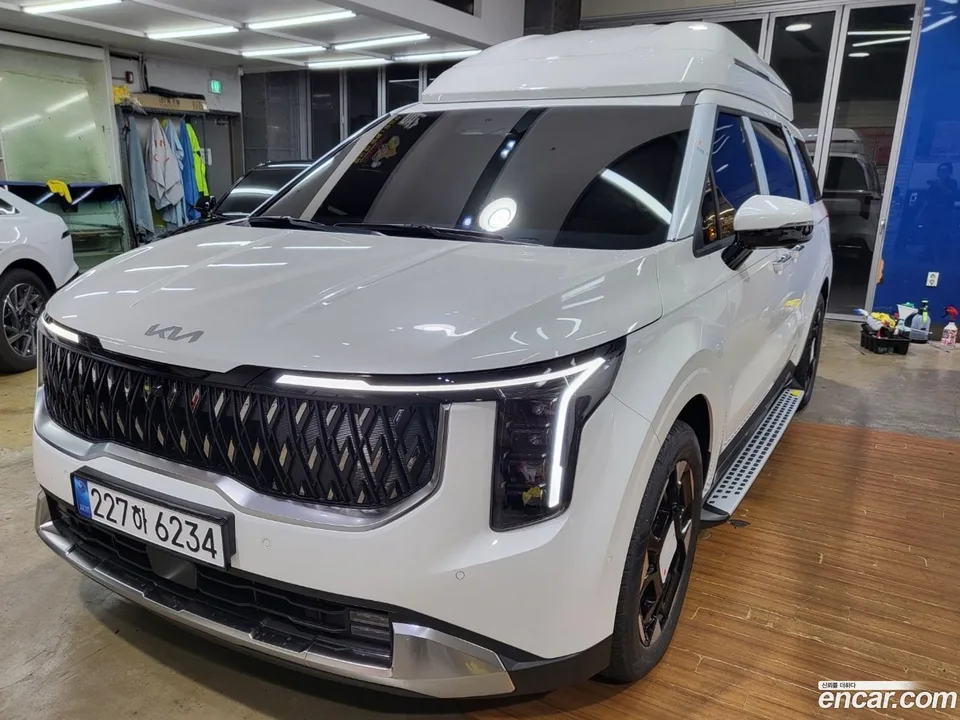 Kia Carnival HEV 9 2025 — фото 1, купить с доставкой в Москву