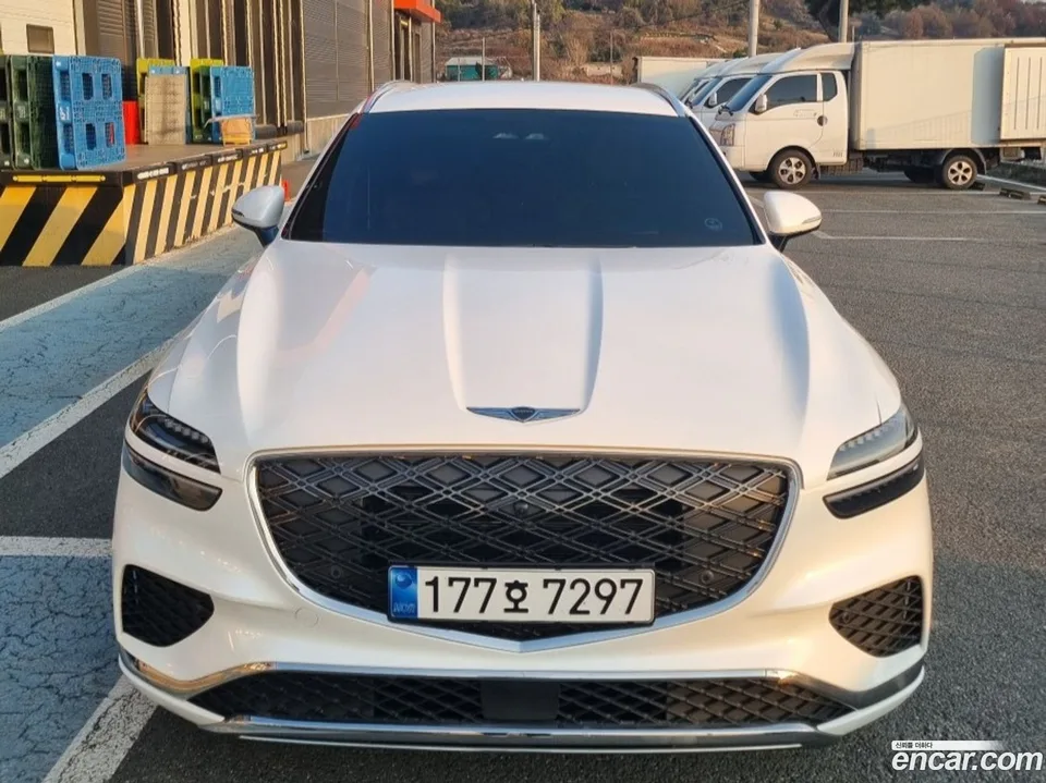 Genesis GV70 2.5T AWD 2024 — фото 1, купить с доставкой в Москву