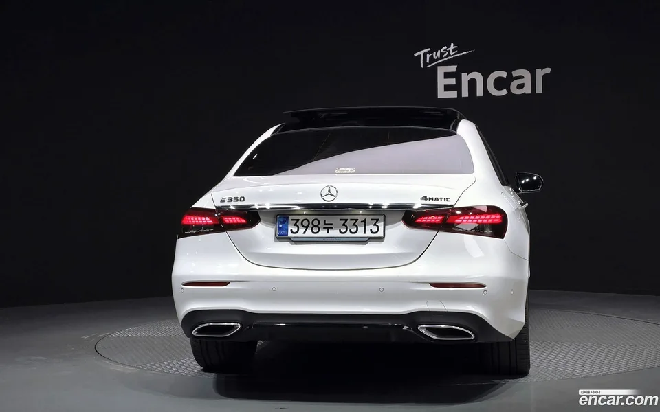 Mercedes-Benz E-Class E350 4MATIC AMG Line 2023 — миниатюра 4