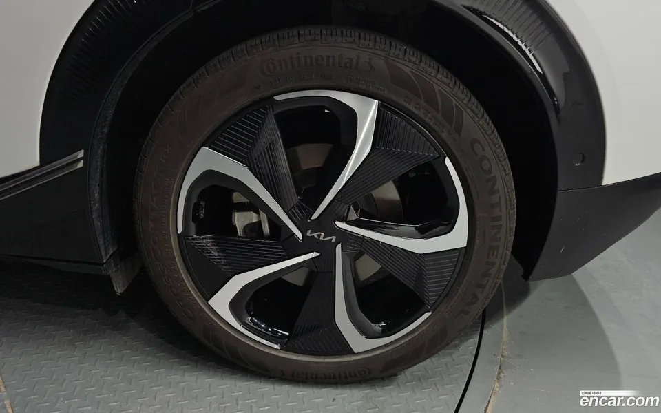 Kia EV6 2022 — миниатюра 2
