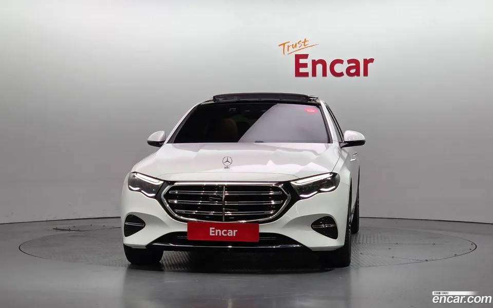 Mercedes-Benz E-Class E450 4MATIC 2024 — thumbnail 3