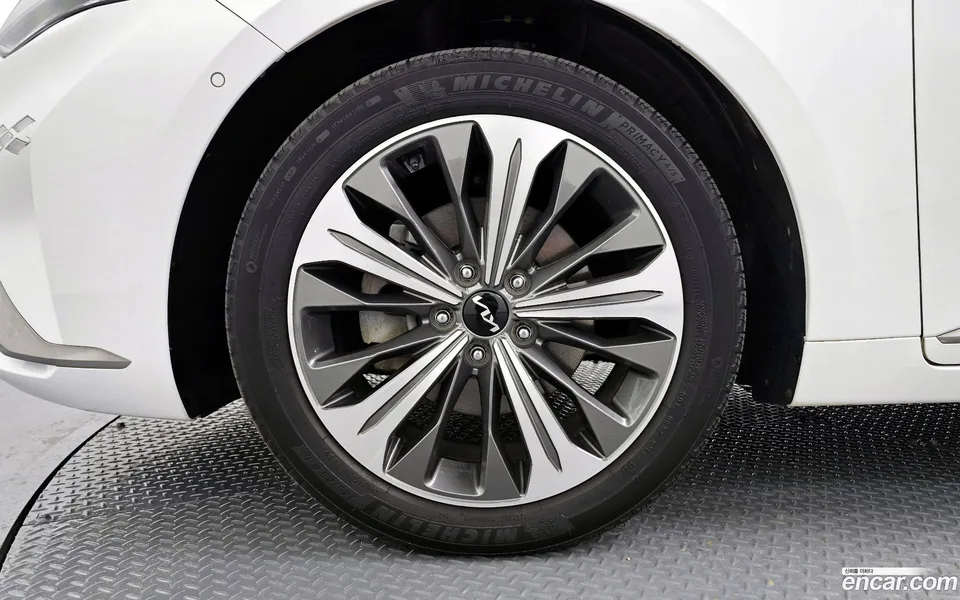 Kia K8 Hybrid 2023 — миниатюра 2