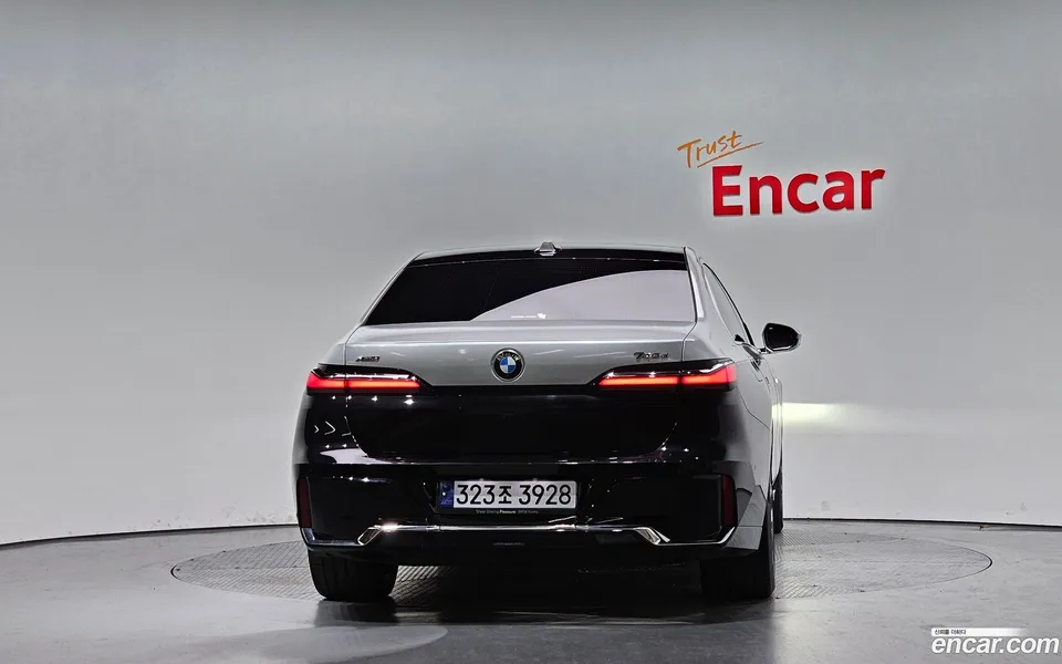 BMW 7 Series 740d xDrive M 2024 — миниатюра 4
