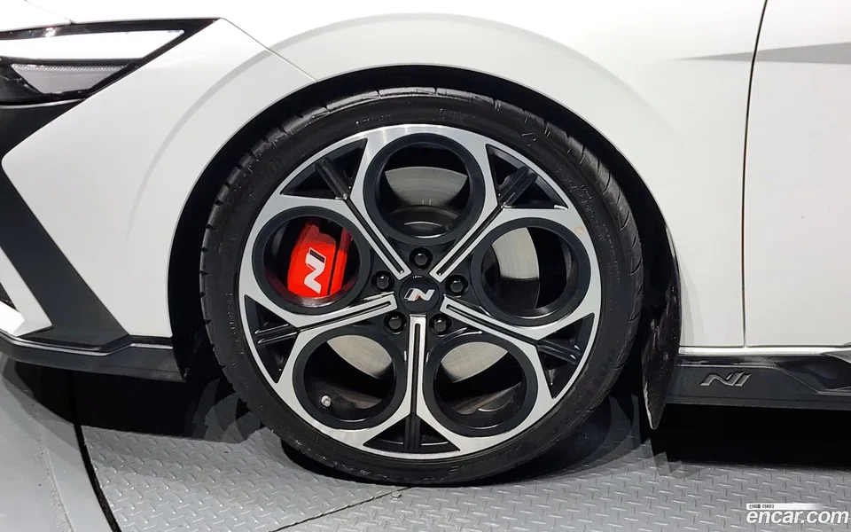 Hyundai Avante CN7 2.0 N 2023 — миниатюра 2