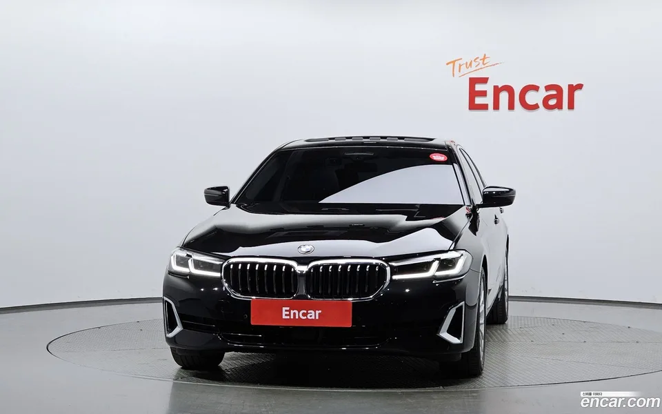 BMW 5 Series 520i 2022 — миниатюра 3