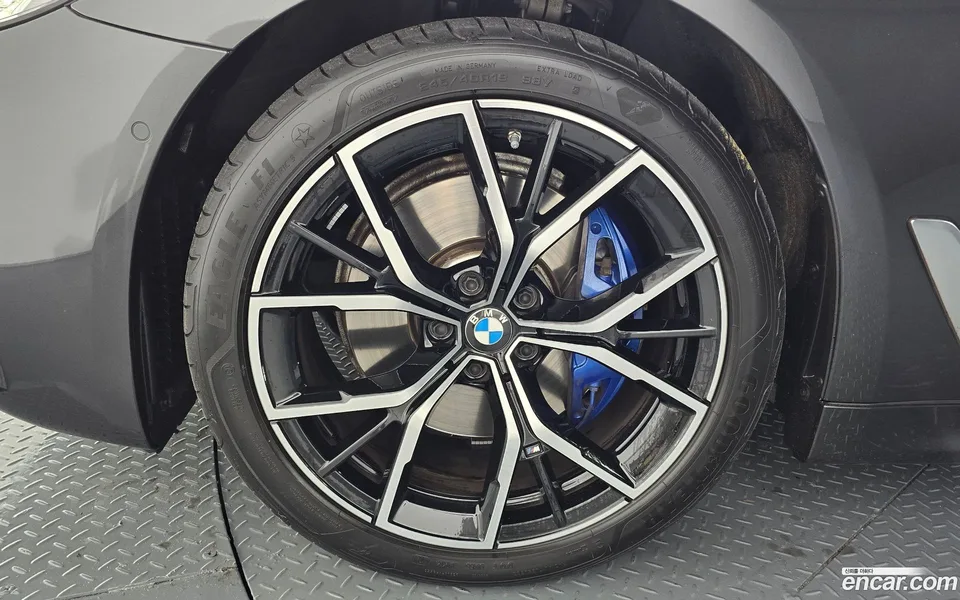 BMW 5 Series 530i M 2022 — миниатюра 2