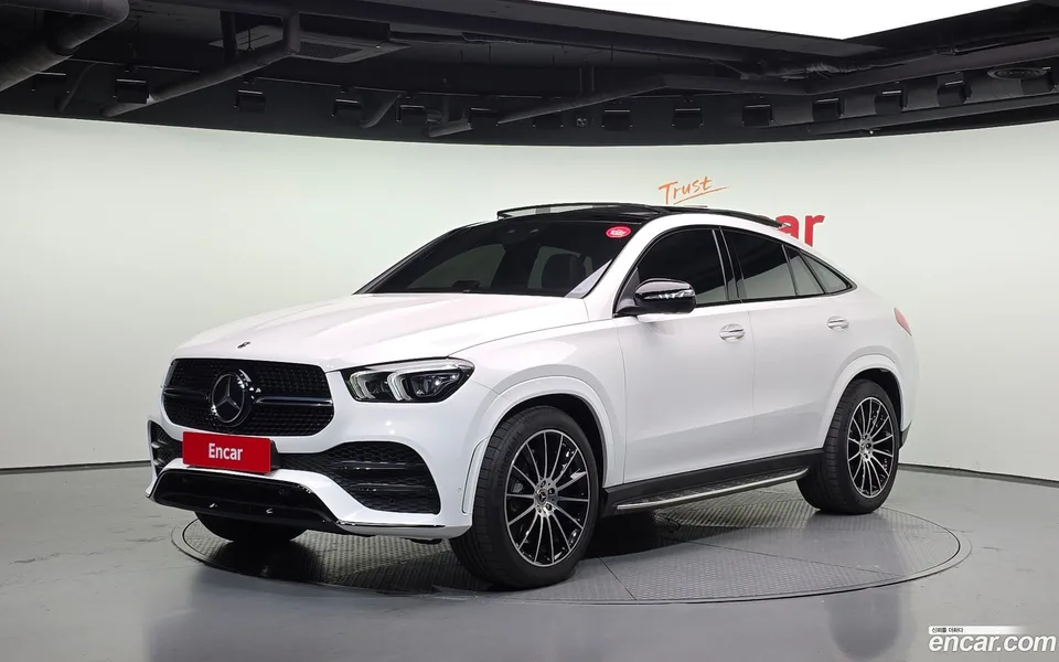Mercedes-Benz GLE-Class GLE400d 4MATIC 2022 — фото 1, купить с доставкой в Москву