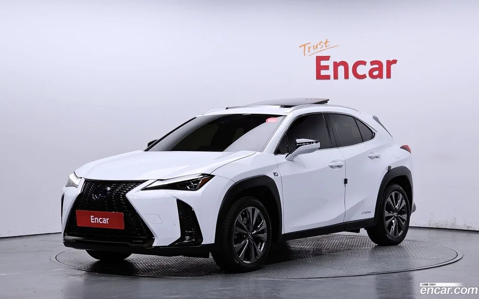 Lexus UX 250h 2.0 F-Sport 2WD 2022 — фото 1, купить с доставкой в Москву