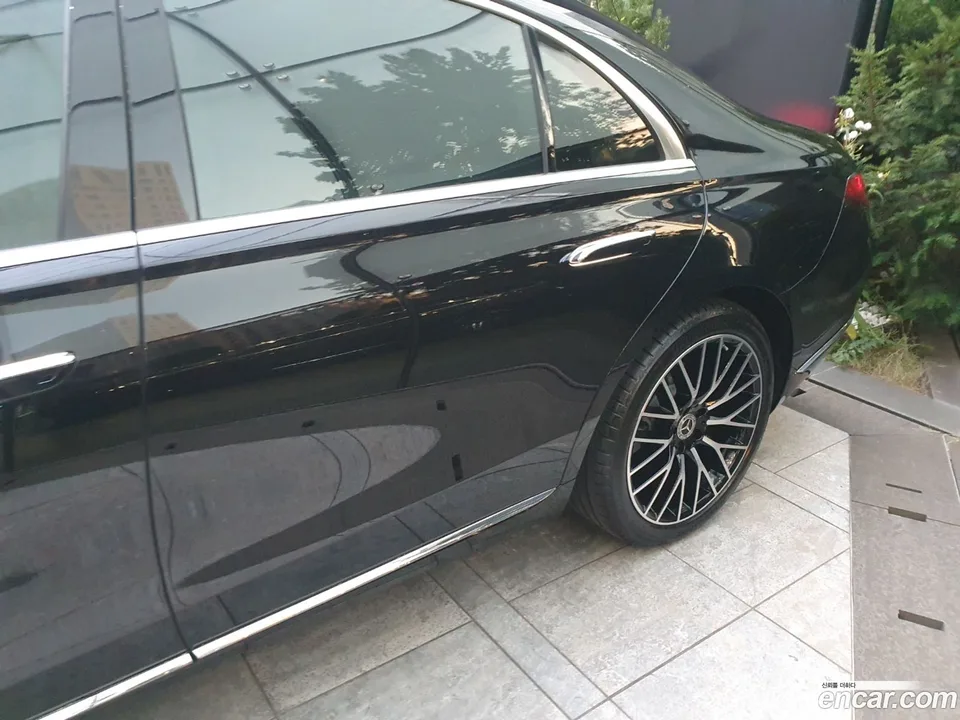 Mercedes-Benz S-Class S450L 4MATIC 2024 — thumbnail 3