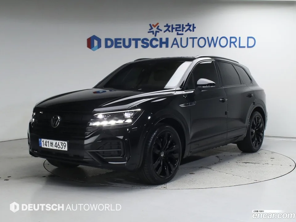Volkswagen Touareg 3.0 TDI R-Line 2023 — фото 1, купить с доставкой в Москву
