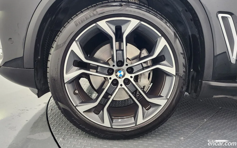 BMW X5 xDrive 30d xLine 2022 — миниатюра 5