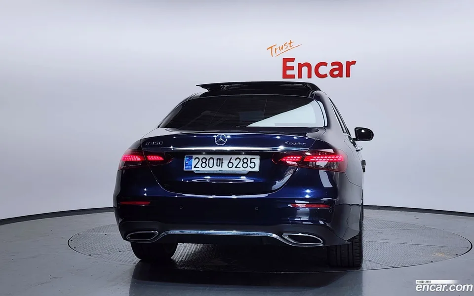 Mercedes-Benz E-Class E350 4MATIC AMG Line 2022 — миниатюра 4