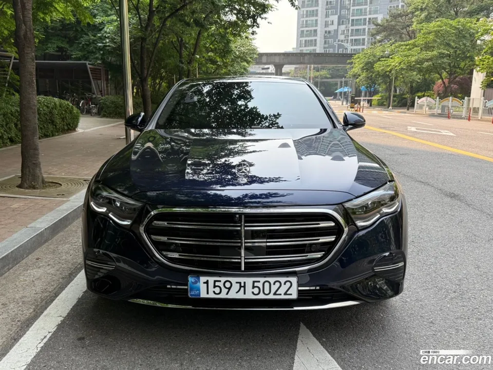 Mercedes-Benz E-Class E300 4MATIC 2025 — photo 1, buy with delivery to Moscow