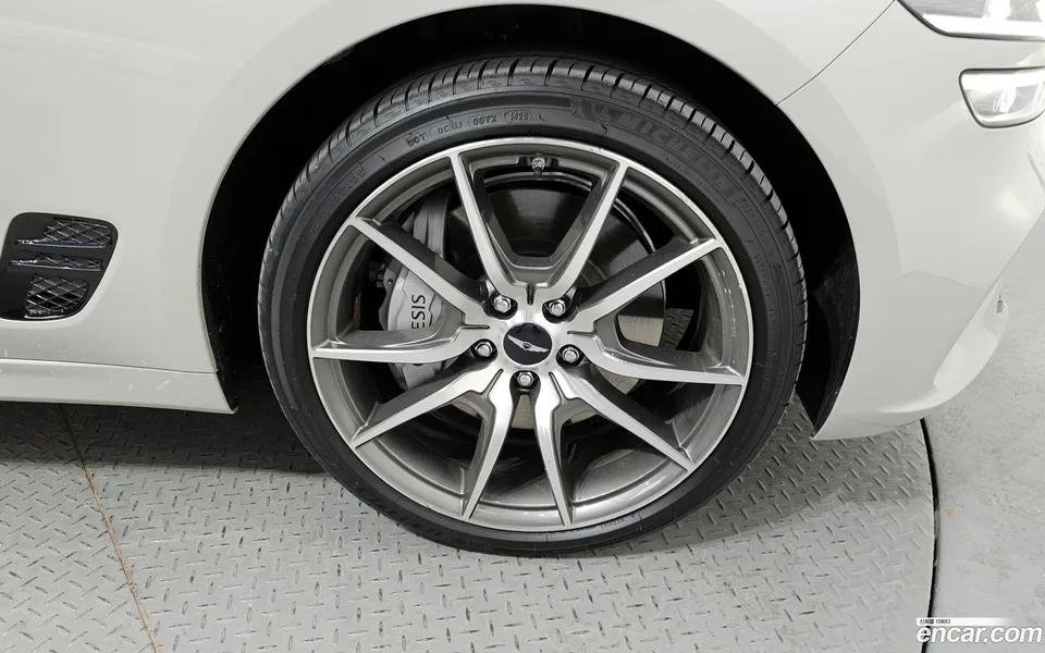 Genesis G70 2.5T 4WD 2023 — миниатюра 2