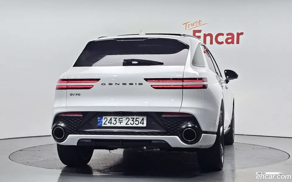 Genesis GV70 2.5T 2WD 2023 — миниатюра 4