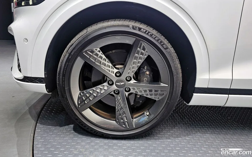 Genesis GV70 2.5T 2WD 2023 — миниатюра 5