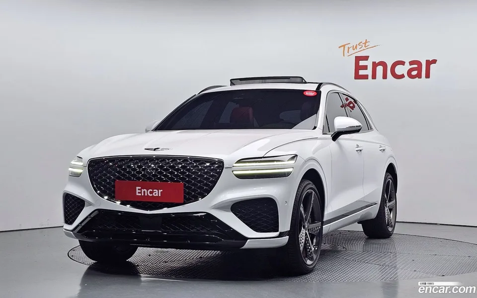 Genesis GV70 2.5T 2WD 2023 — фото 1, купить с доставкой в Москву