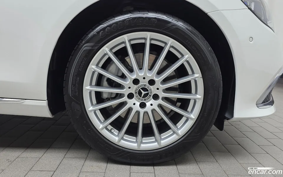 Mercedes-Benz E-Class E250 2022 — миниатюра 5