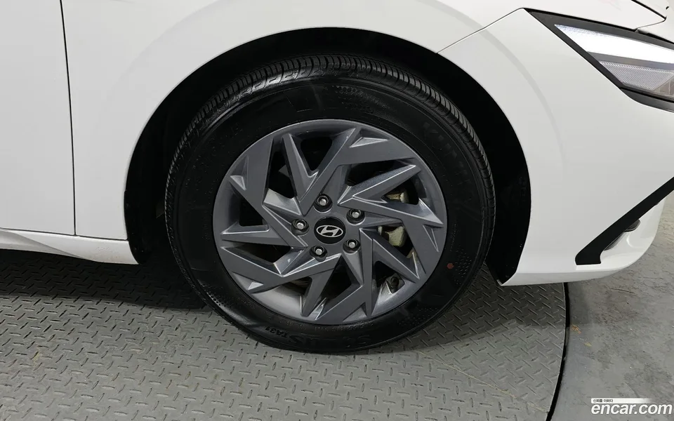 Hyundai Avante CN7 1.6 2024 — миниатюра 2