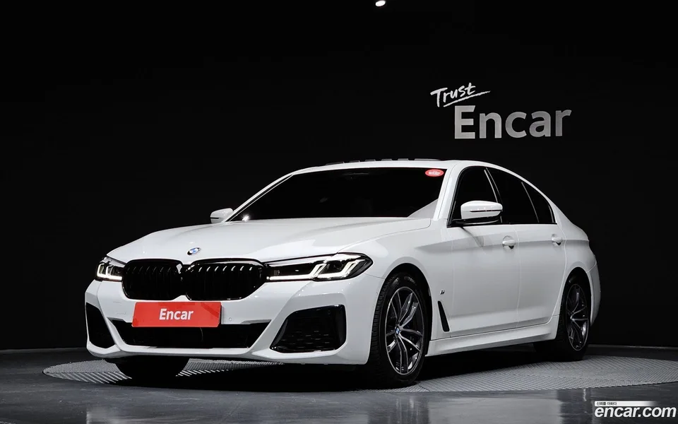 BMW 5 Series 523d M 2023 — фото 1, купить с доставкой в Москву