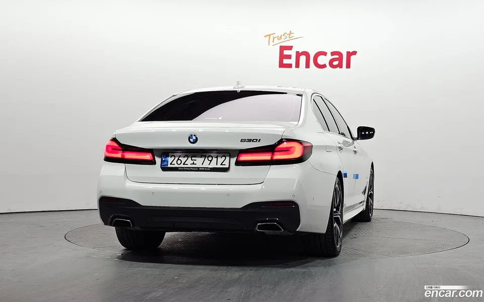 BMW 5 Series 530i M 2022 — миниатюра 4
