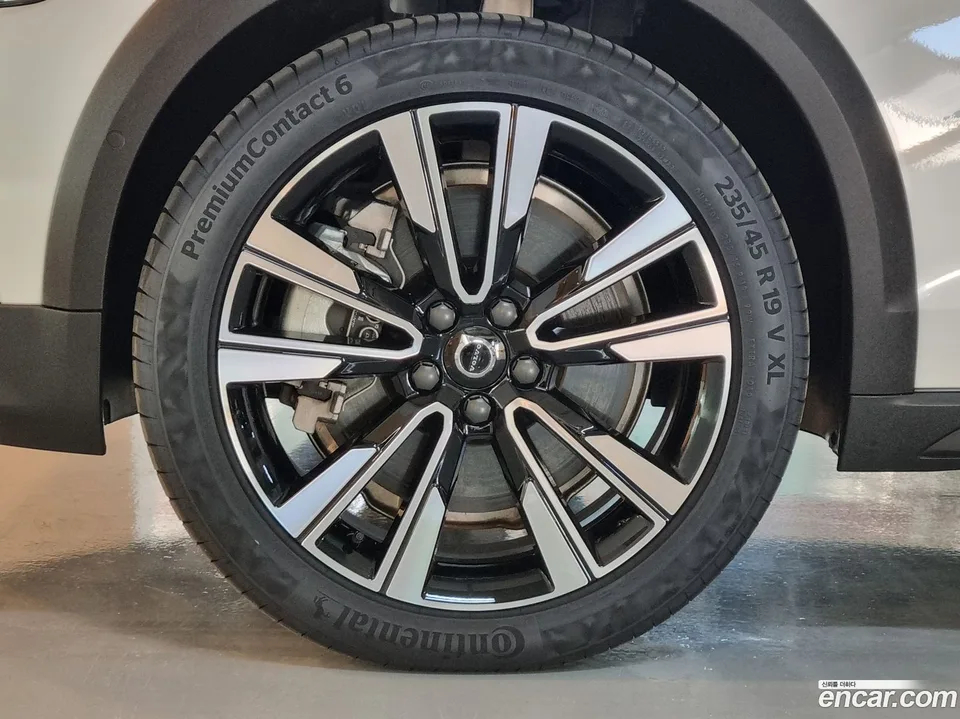 Volvo V60 Cross Country B5 AWD 2025 — миниатюра 2