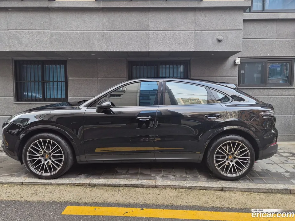 Porsche Cayenne 3.0 2023 — миниатюра 2