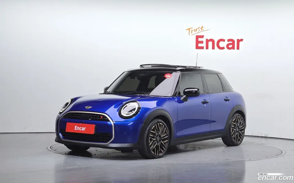 MINI Cooper S 5 2025 — фото 1, купить с доставкой в Москву