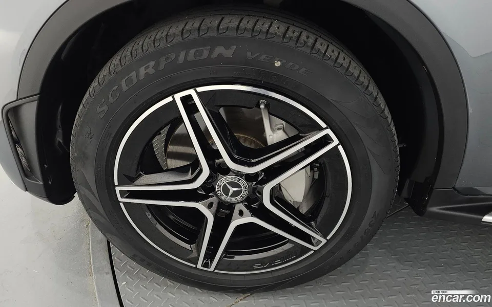 Mercedes-Benz GLC-Class GLC300 4MATIC 2022 — миниатюра 2