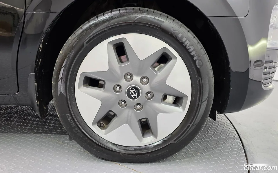 Hyundai Staria 9 2025 — миниатюра 2