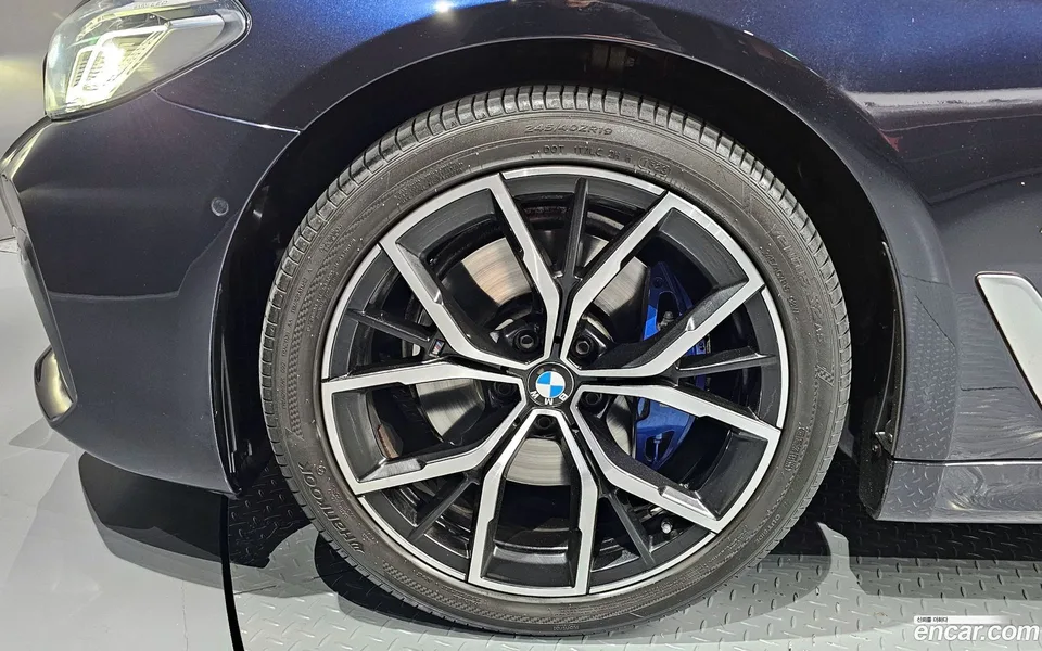 BMW 5 Series 530i M 2022 — миниатюра 2