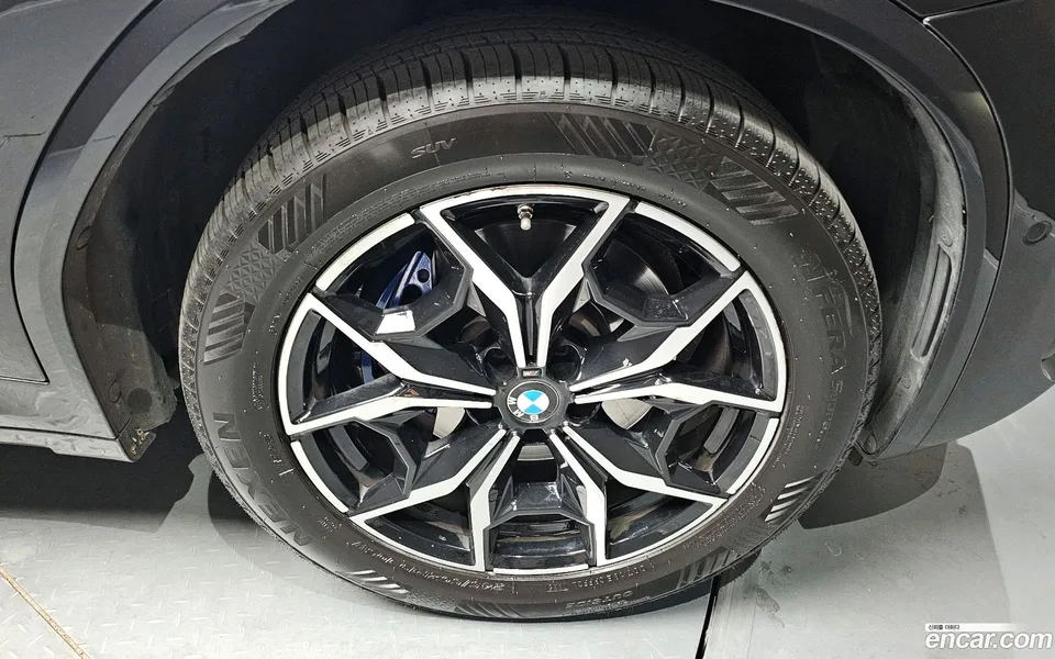 BMW X4 xDrive20i M 2022 — миниатюра 2