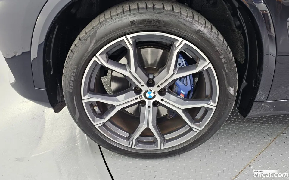 BMW X5 xDrive 40i M 2022 — миниатюра 2