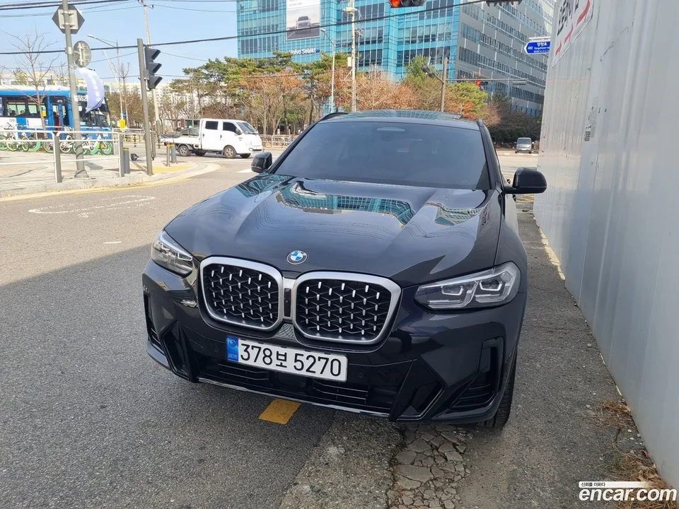 BMW X4 xDrive20i M 2024 — фото 1, купить с доставкой в Москву