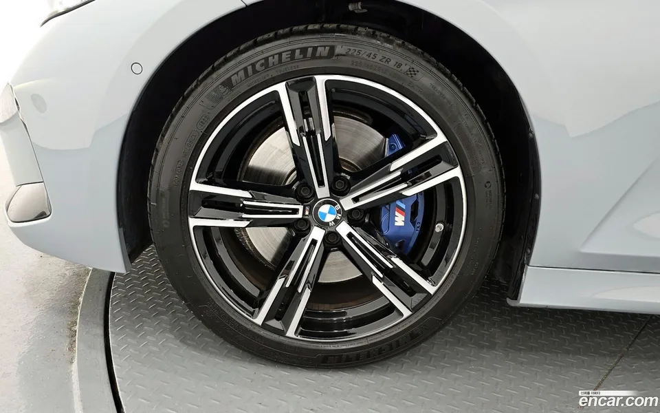 BMW 3 Series 320i M 2023 — миниатюра 2