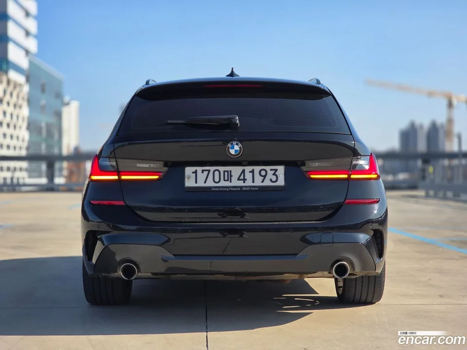 BMW 3 Series 320i M 2022 — миниатюра 2