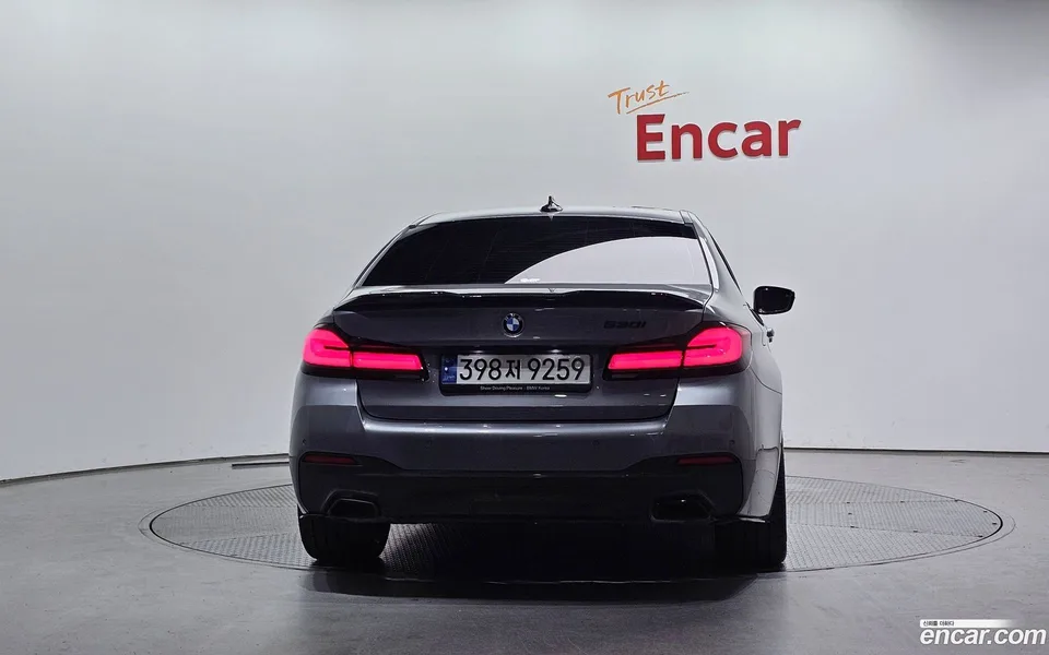 BMW 5 Series 520i M 2023 — миниатюра 4