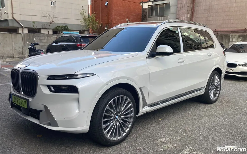 BMW X7 xDrive 40i 6 2025 — миниатюра 3