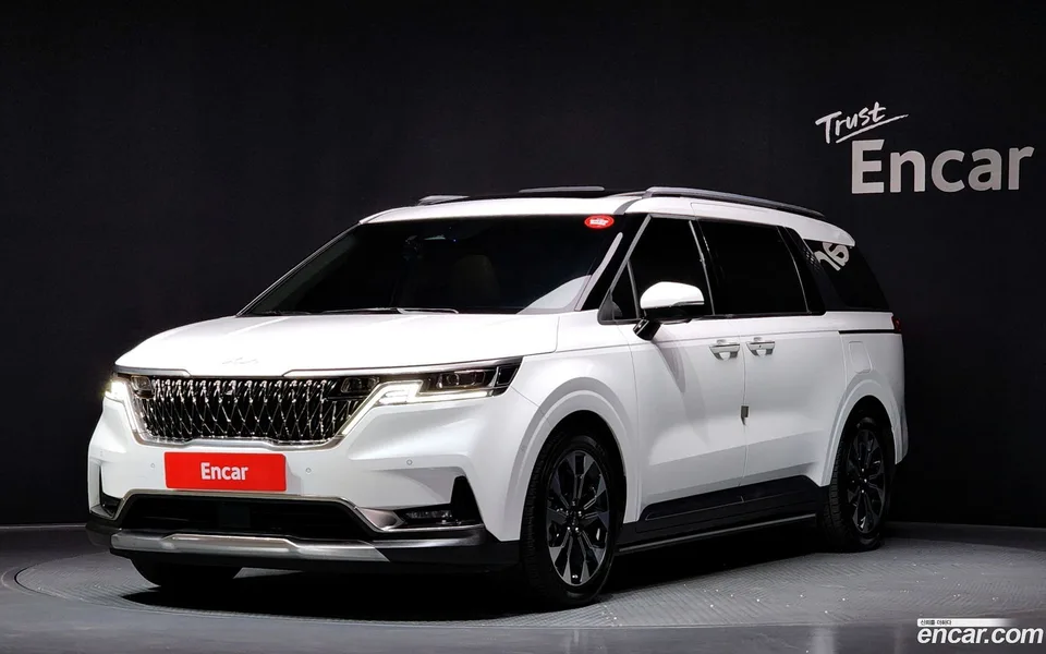 Kia Carnival 7 2022 — фото 1, купить с доставкой в Москву