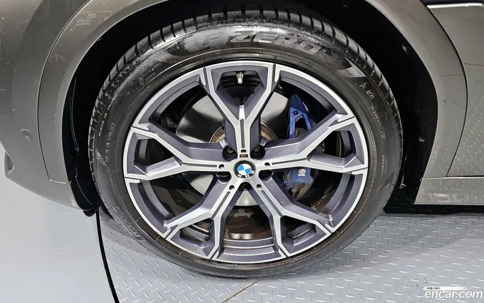 BMW X6 xDrive40i M 2022 — миниатюра 2
