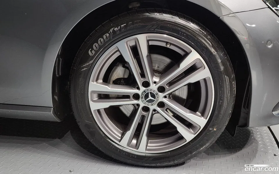 Mercedes-Benz E-Class E250 2022 — миниатюра 5