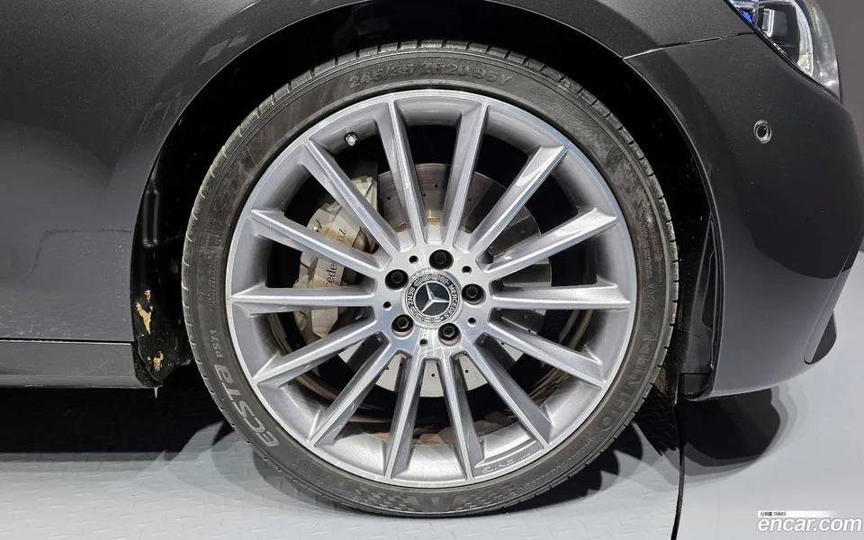 Mercedes-Benz E-Class E350 4MATIC AMG Line 2022 — миниатюра 2
