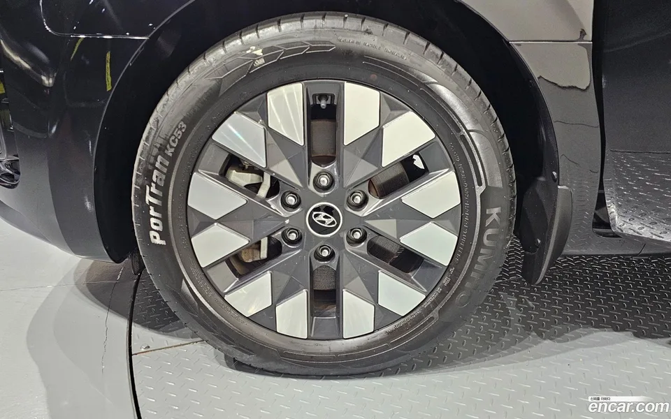 Hyundai Staria 4WD 9 2022 — миниатюра 2